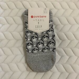 Pure Barre by Tavi Noir Low Rise Gray Grip Socks